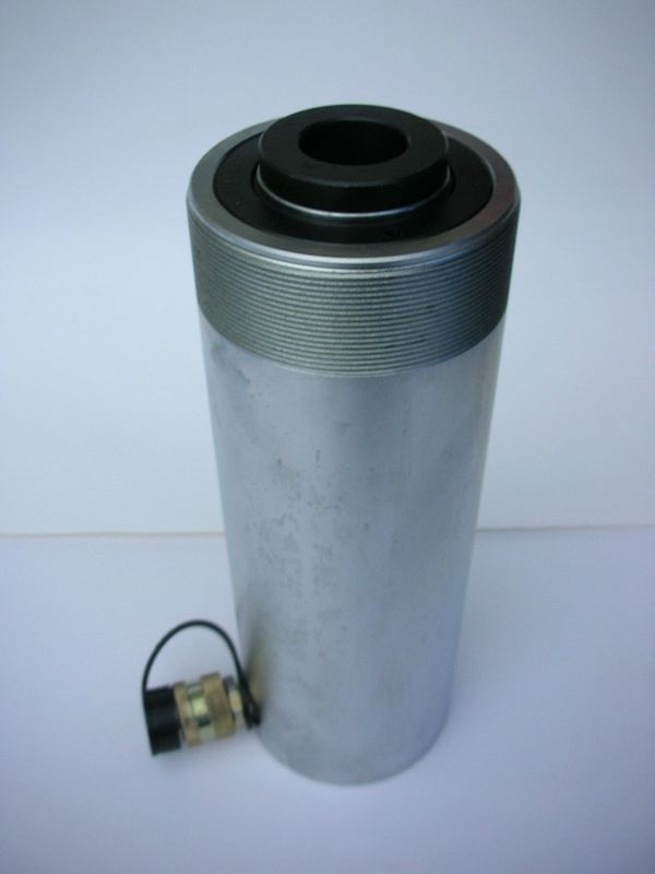 20 tonns senterhulljekk